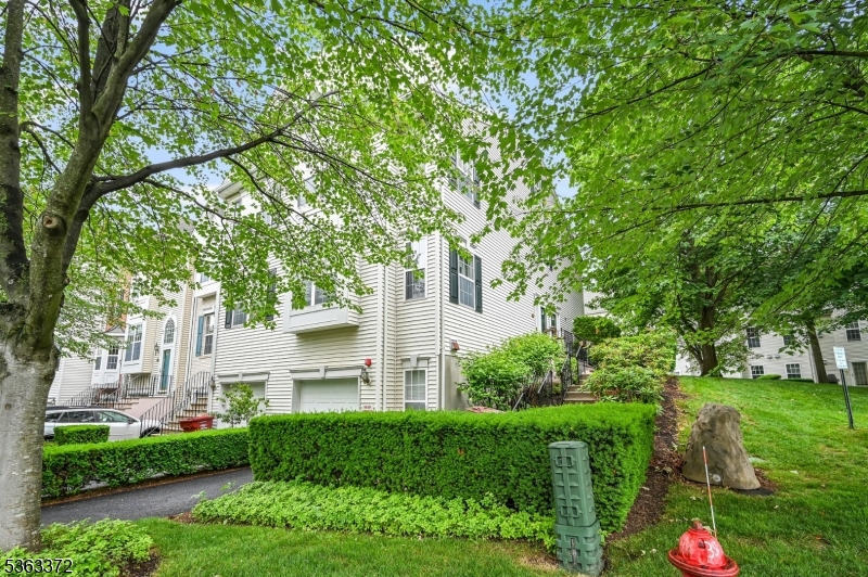 591 Hartford Dr