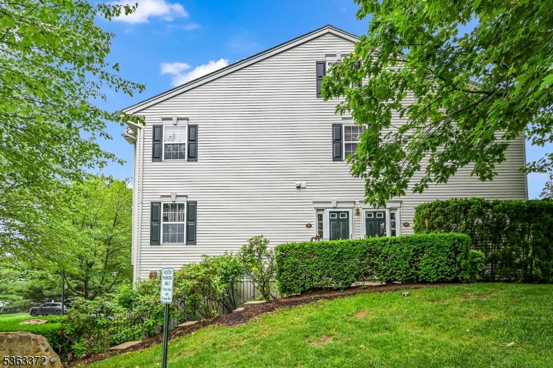 591 Hartford Dr