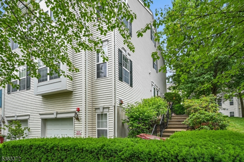 591 Hartford Dr