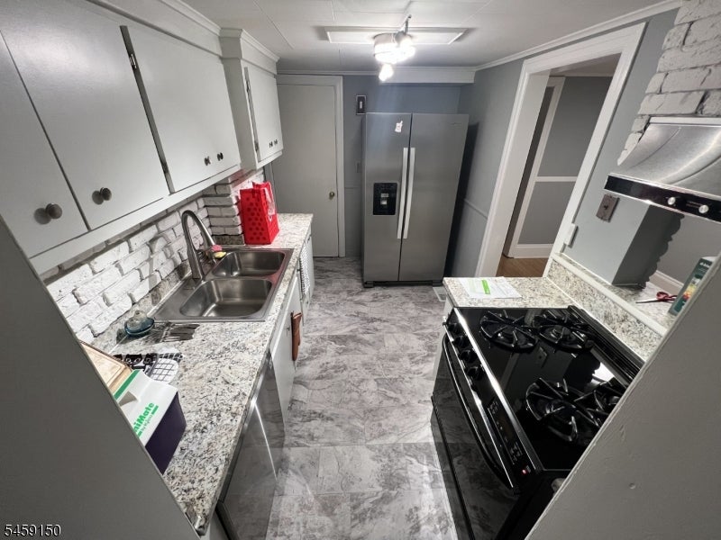 60A Commercial Ave A