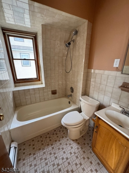 5 Norwood Ave Apt2 2