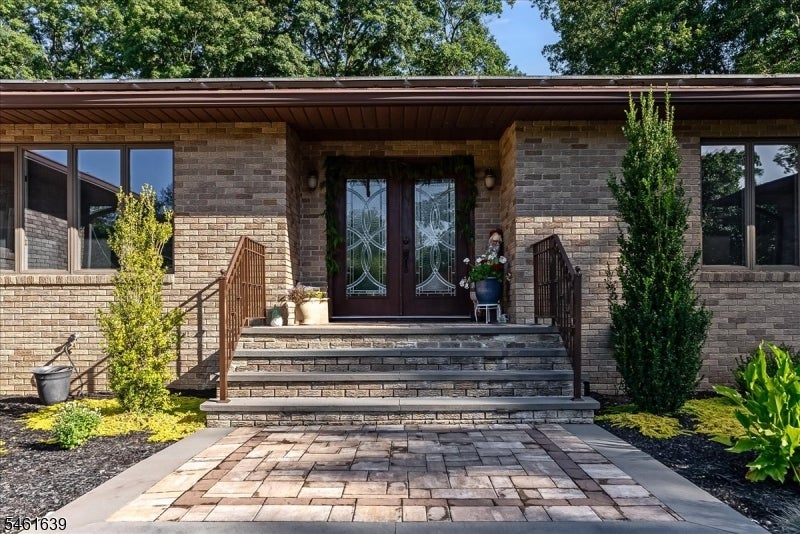 34 W Grover St