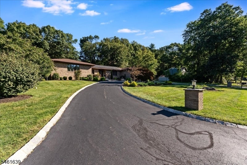 34 W Grover St