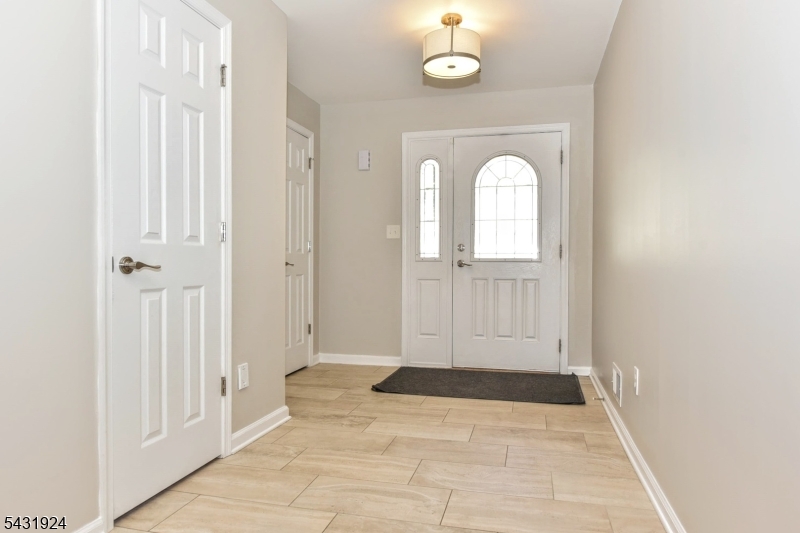 5 Hansen Pl