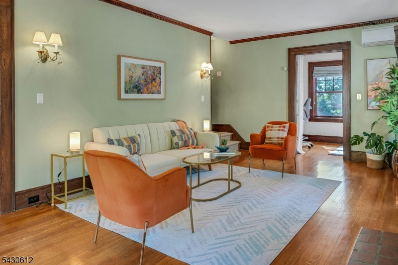 65 Hawthorne Ave
