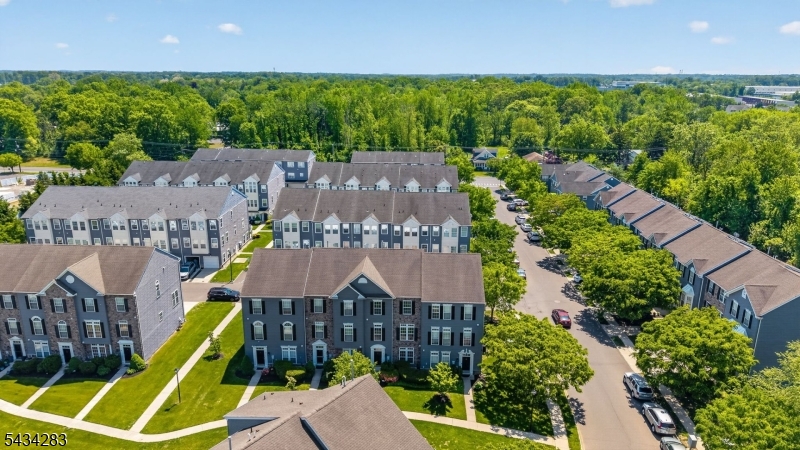 3 Swan Ct