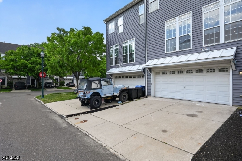 3 Swan Ct