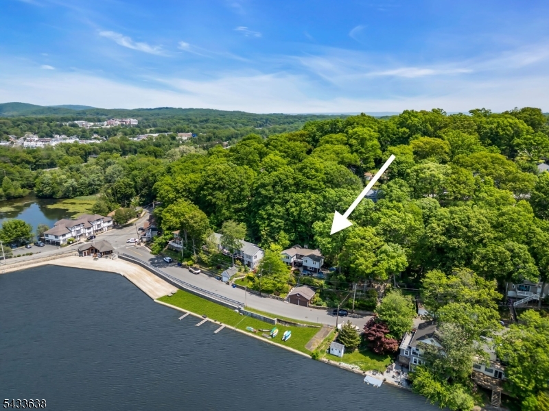 12 E Shore Rd