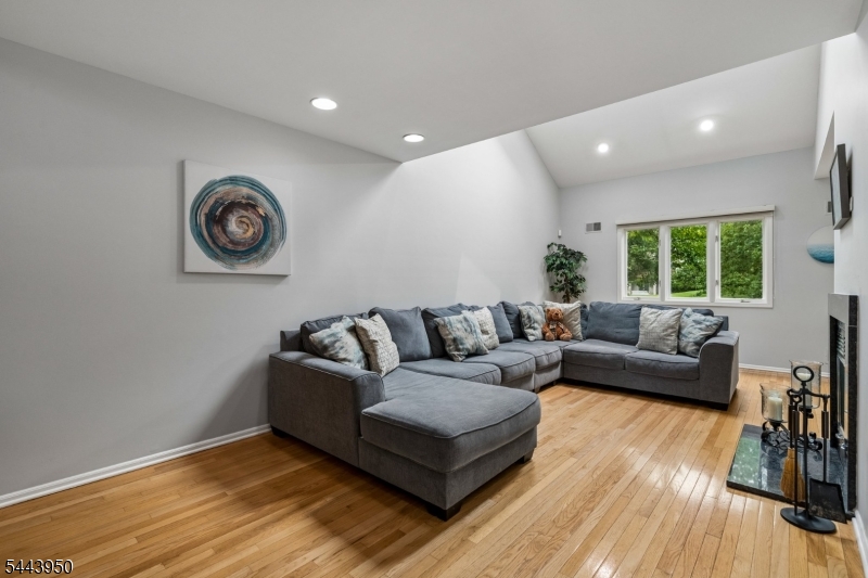 3 Fowler Dr