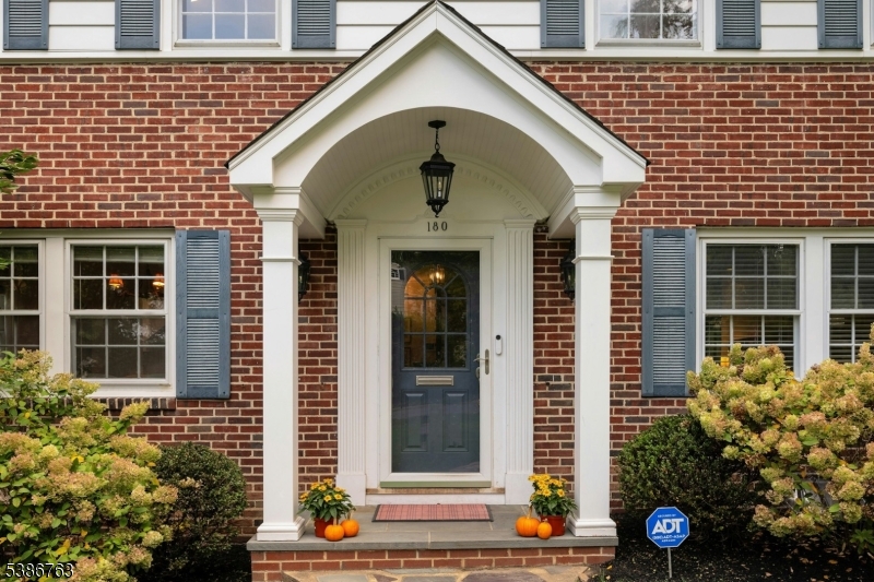 180 Canoe Brook Pkwy