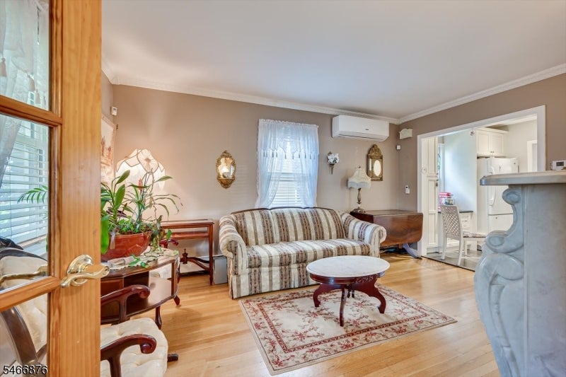 551 Rosewood Ter