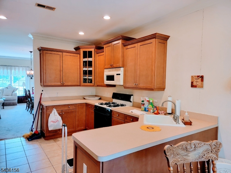 40 Schmidt Cir