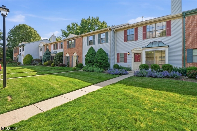 2 Veros Ln