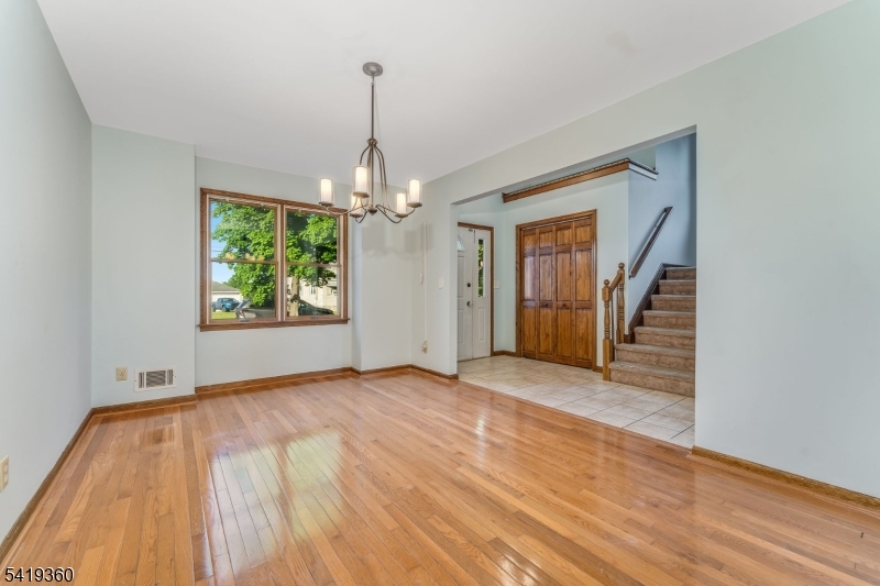 40 Thatcher Avenue
