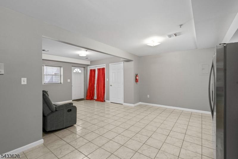 19 Halleck St