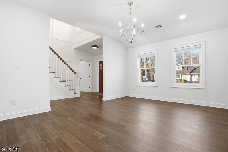 44 Manor Rd