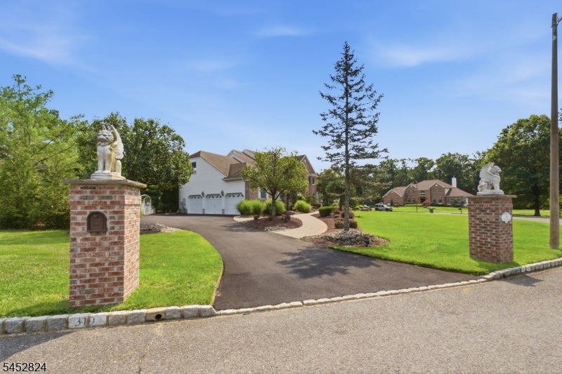 319 Valley View Cir