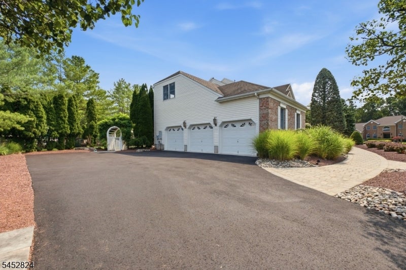 319 Valley View Cir