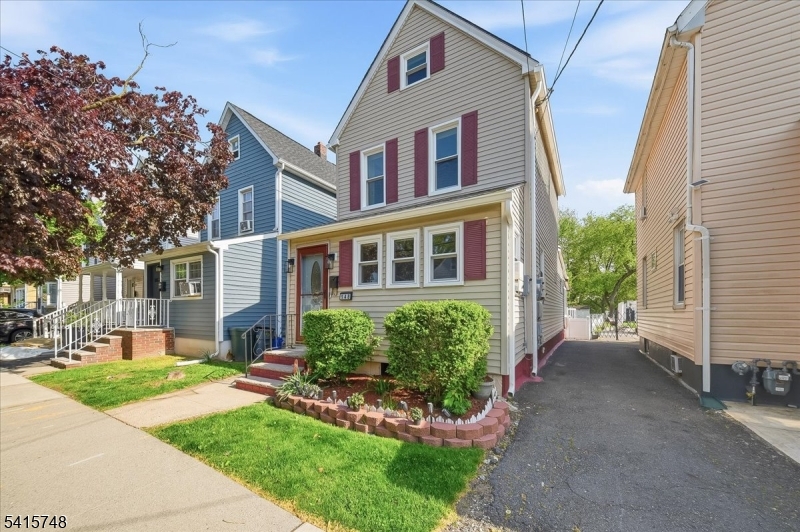 148 Jerome Pl