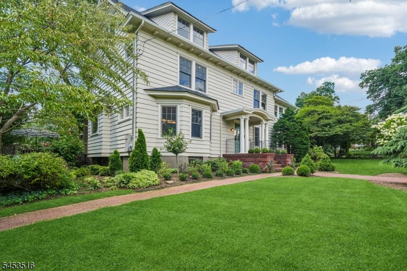 150 Gordonhurst Ave