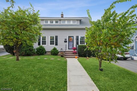 Photo of 19 Warner Ave, Springfield, NJ 07081 (MLS # 3994986)