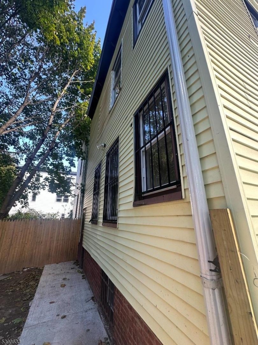 307 21st St. Unit 2 2