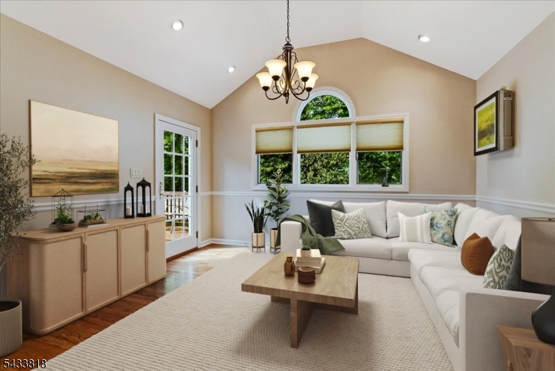 54 Lenhome Dr