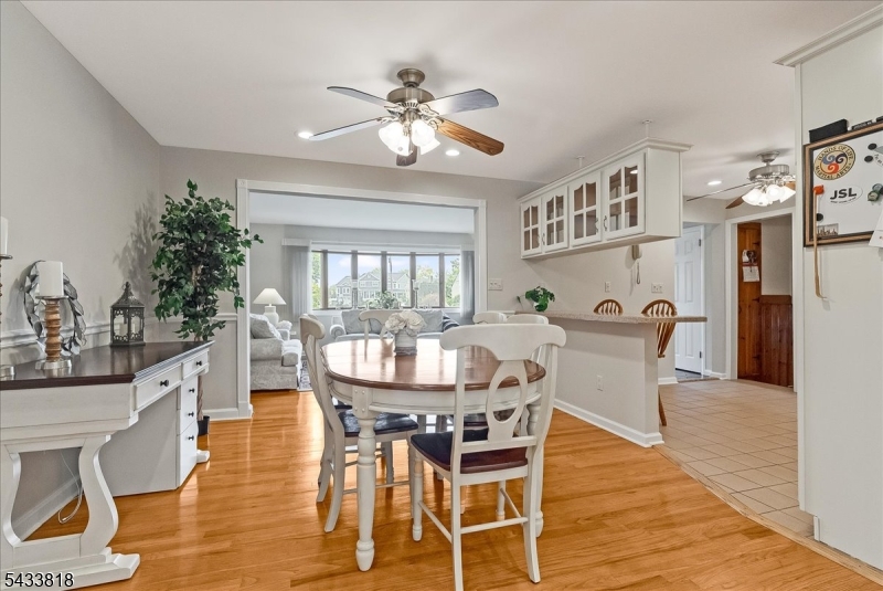 54 Lenhome Dr