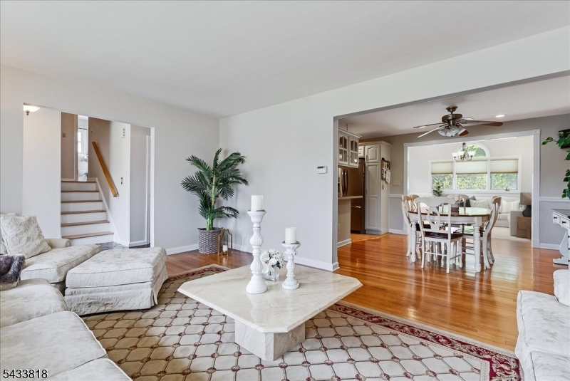 54 Lenhome Dr