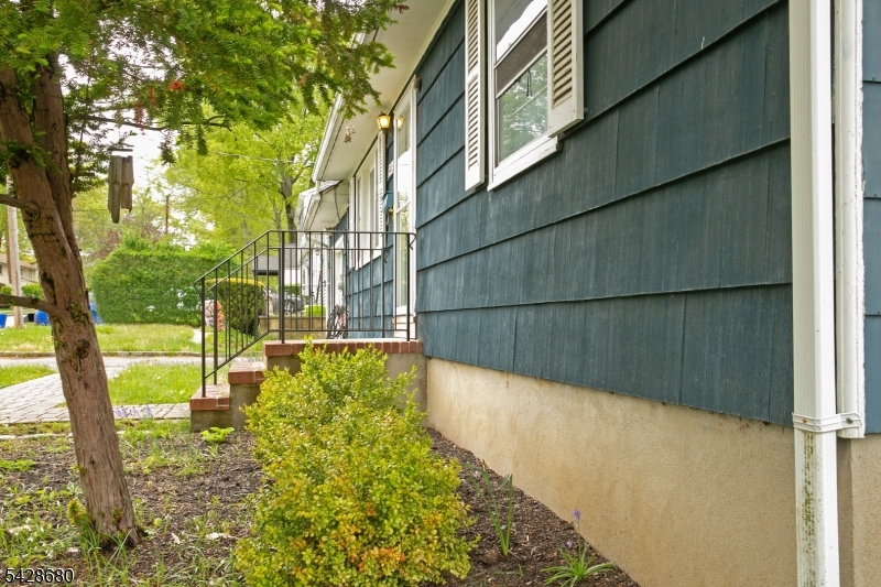 161 Beachwood Rd