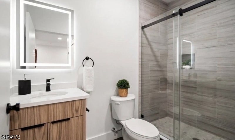 310 W Jersey St 404