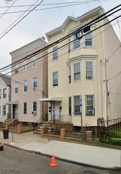 37 Jay St