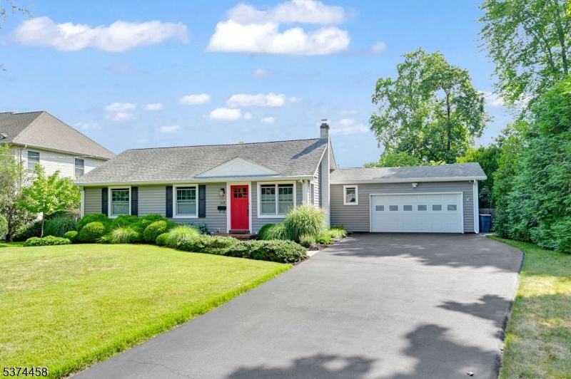 143 Delmar Ave