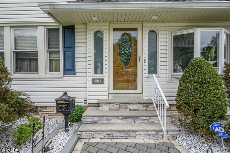 147 Claremont Ave