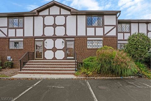 Photo of 180 Wildflower Ln, Hillsborough, NJ 08844 (MLS # 3994425)