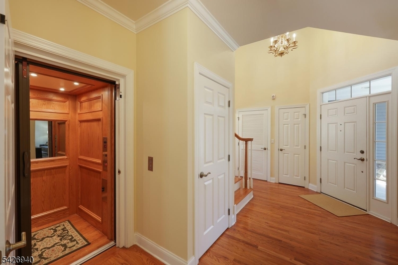 84 Bedford Dr