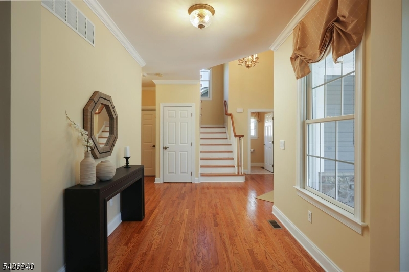 84 Bedford Dr