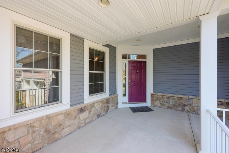 84 Bedford Dr