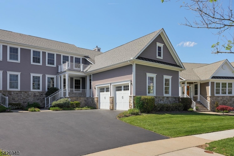 84 Bedford Dr
