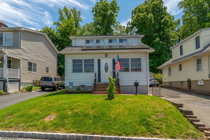 24 Robertson Rd