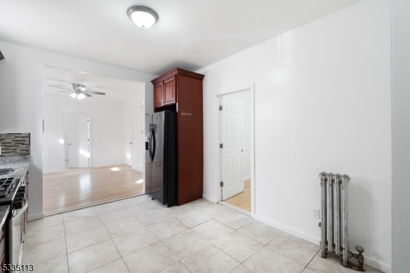30 Grace St