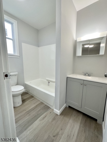 37 Apt1 Harrison Ave
