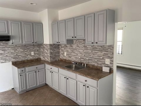 194 Hobson St Newark City NJ 07112