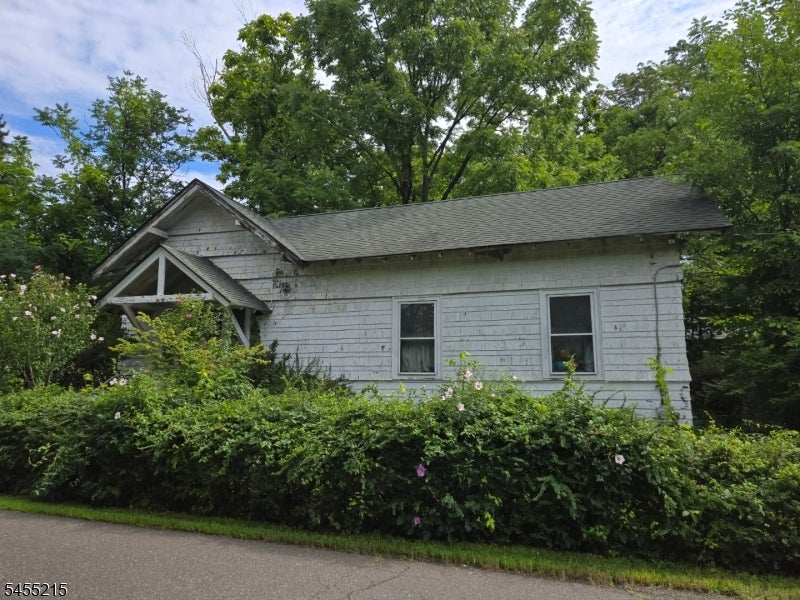 2 Hewlett Rd