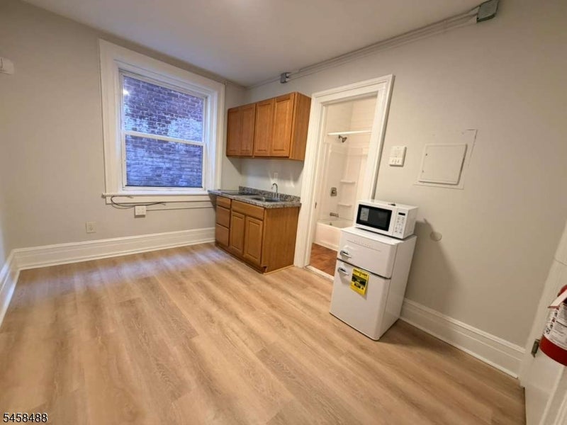 613 Bloomfield Ave 2B