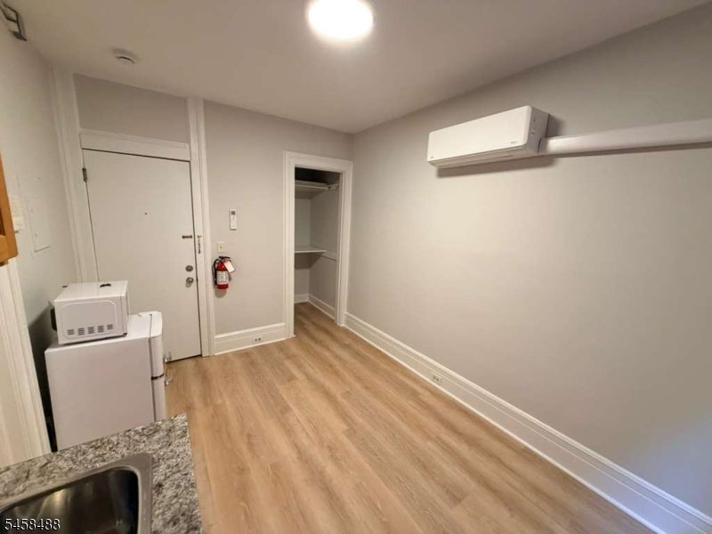 613 Bloomfield Ave 2B