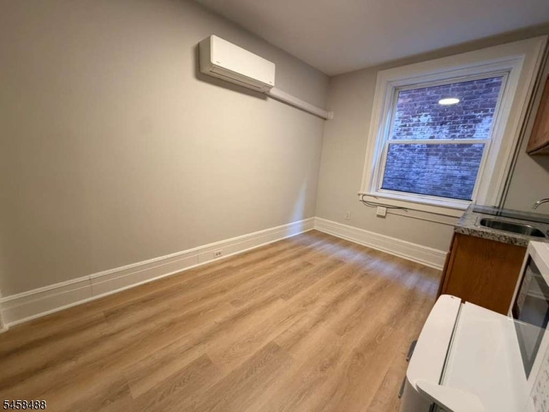 613 Bloomfield Ave 2B