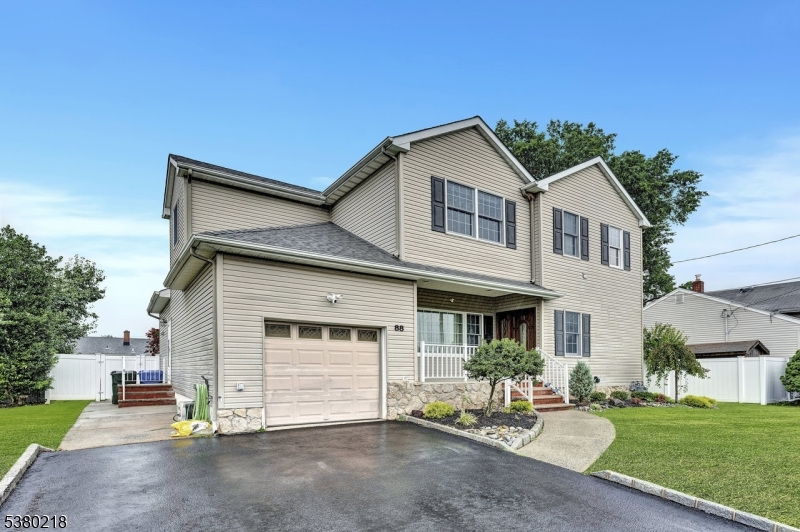 88 Fordham Pl