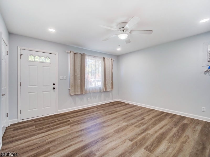 24 Harry Rd