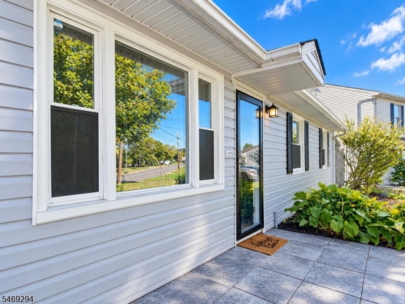 24 Harry Rd